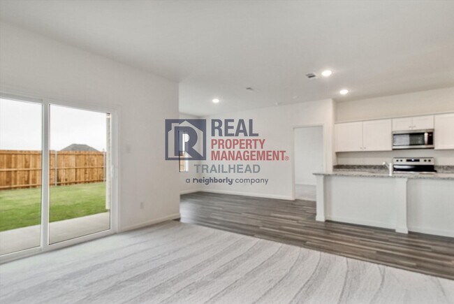 Building Photo - Attractive 4/2 Open Concept Home