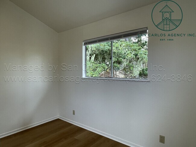 Building Photo - 615 Lottie St