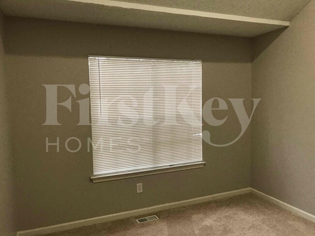 Building Photo - 120 Cinnamon Fern Cir