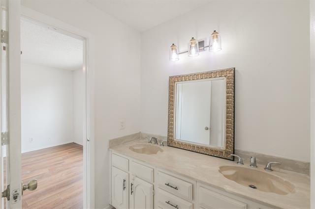 Building Photo - 920 Turtle Cove