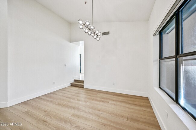 Building Photo - 12810 E Yucca St