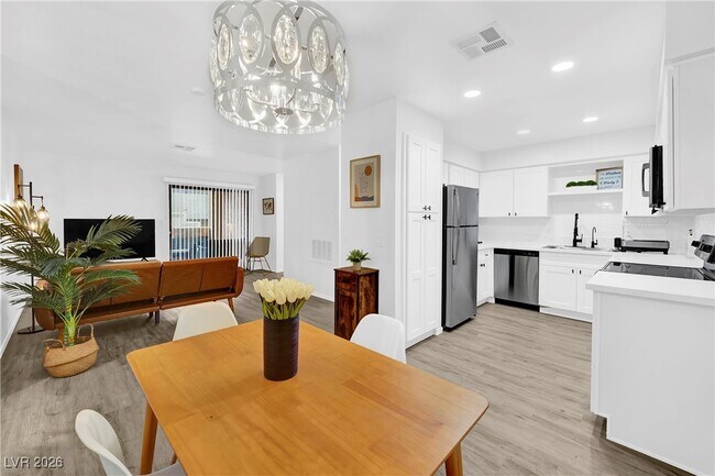 Building Photo - 3151 N Soaring Gulls Dr