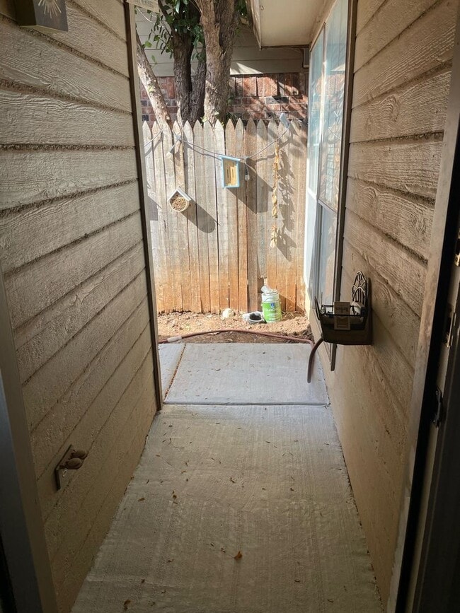 Building Photo - Southwest Lubbock 3 Bedroom - Move in 07/16