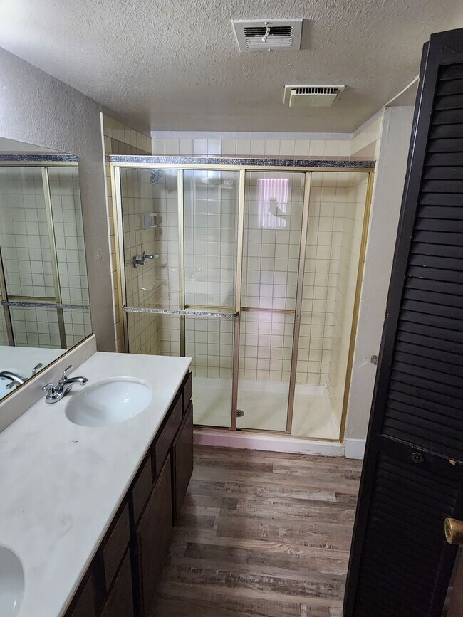 Building Photo - 4740 O'Bannon Dr