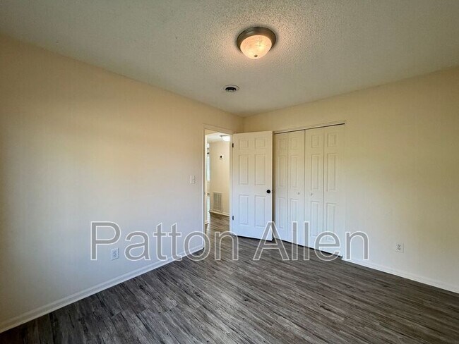 Building Photo - 23 Dawnwood Cir