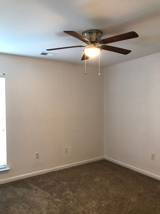Building Photo - LVP FLOORING THROUGHOUT! 4 Bedrooms in Center Hill Elementary, Middle & High School District!