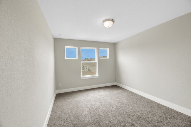 Building Photo - 3308 Bristol Motor Pass