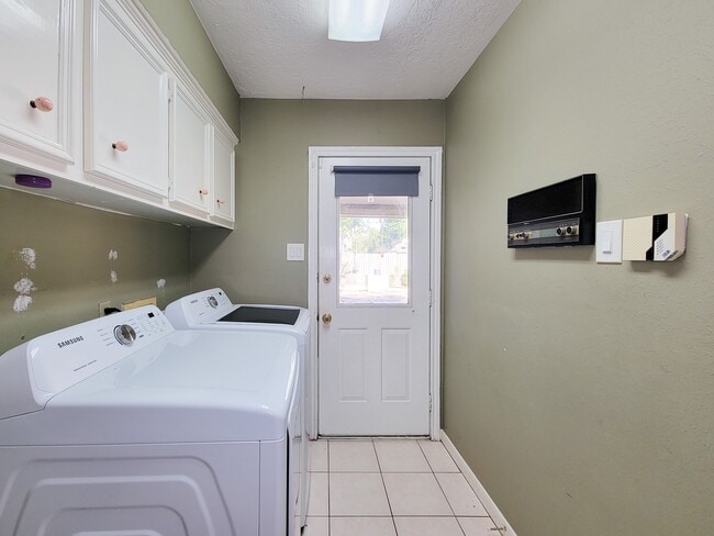 Building Photo - 17326 Ponderosa Pines Dr