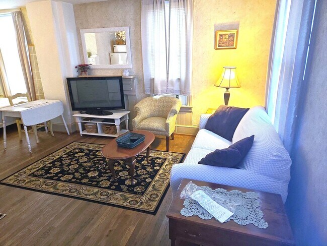 Building Photo - 115 S Potomac St