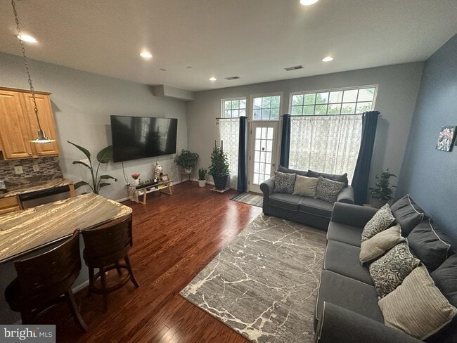Building Photo - 20332 Charter Oak Dr