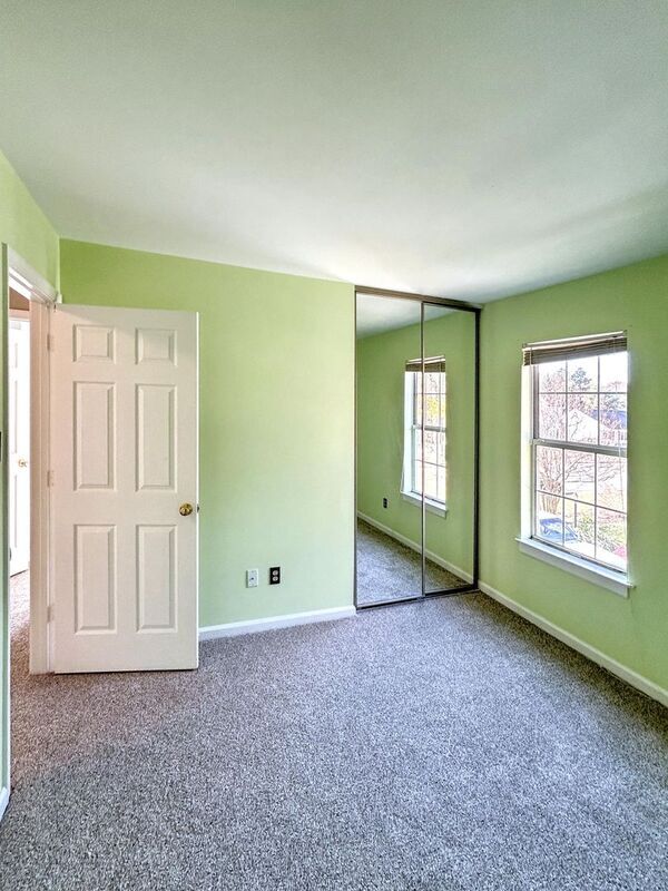 Building Photo - 6005 Almond Creek N Ln