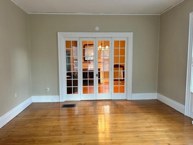 Primary Photo - 36 7th St