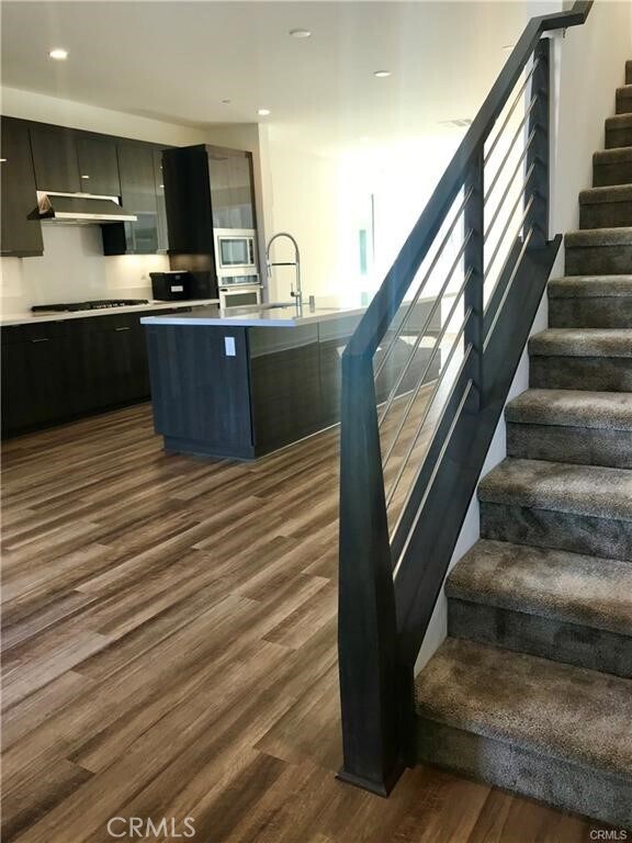 Building Photo - 1654 Pomona Ave