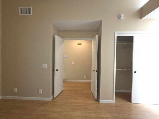 Building Photo - Scripps Ranch Beauty