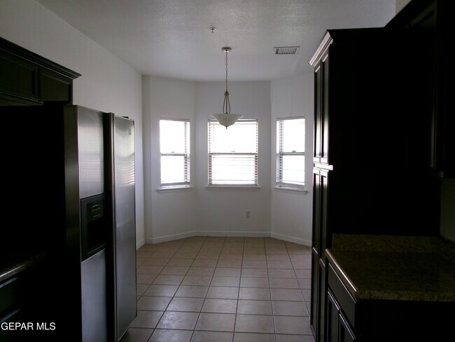 Building Photo - 4704 Pistolero Ln
