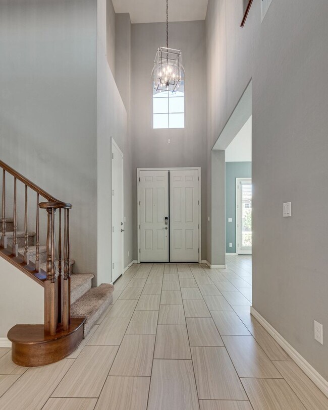 Building Photo - Stunning Summerlin Rental on Private Cul-d...