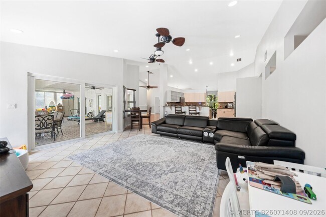 Building Photo - 14463 SW 16th Ct
