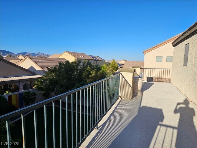 Building Photo - 616 W Blackbird Knoll Ct