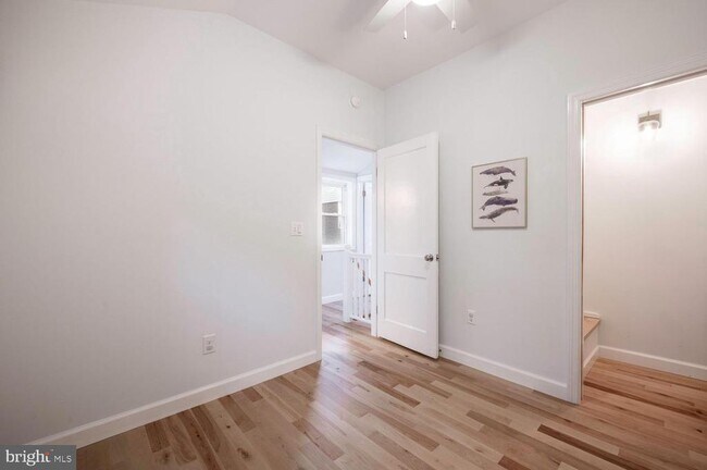 Building Photo - 2444 S Oakland St