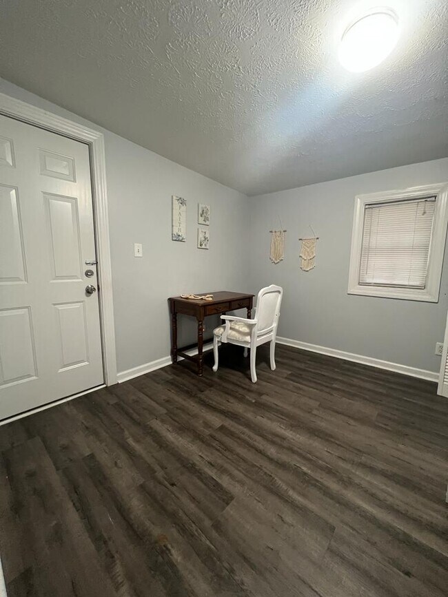 Building Photo - 1219 Forest Dr