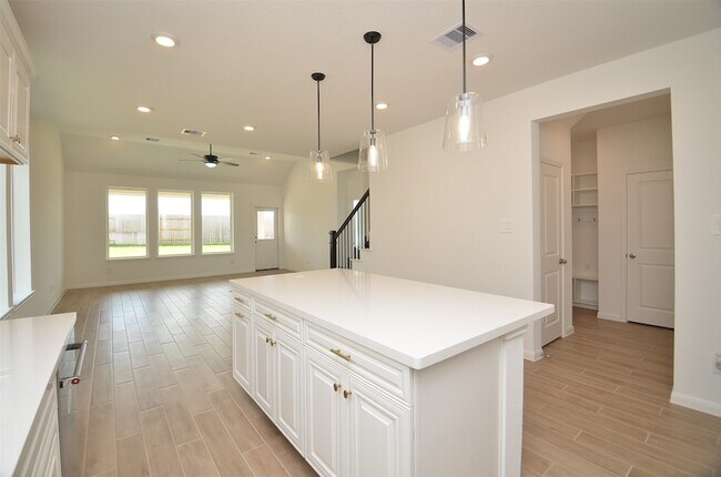 Building Photo - 5631 Pearl Vis Dr