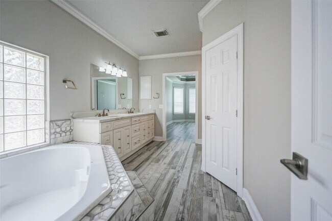 Building Photo - 6227 Presidio Canyon Dr