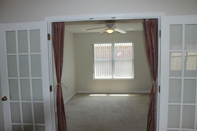 Building Photo - 1606 Trent St