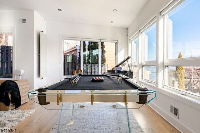 Building Photo - 301 Kingsland Rd