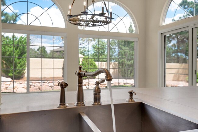 Building Photo - 2420 Regal View Ct