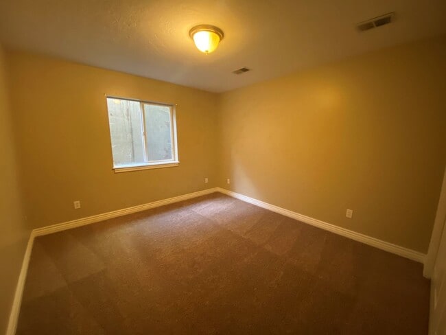 Building Photo - 322 N 50th Ave