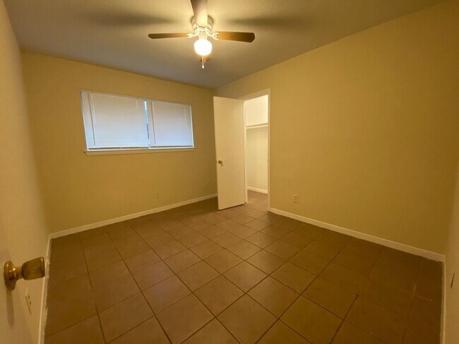 Building Photo - Charming 3 bed/2 bath home for rent in the Old River Manor subdivision in Channelview,
