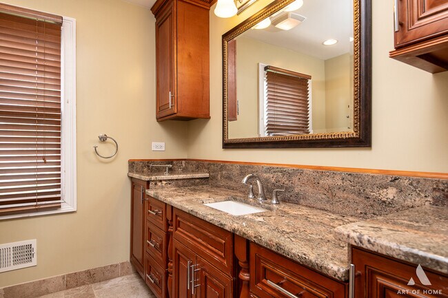 Building Photo - 2603 Old Mill Ln