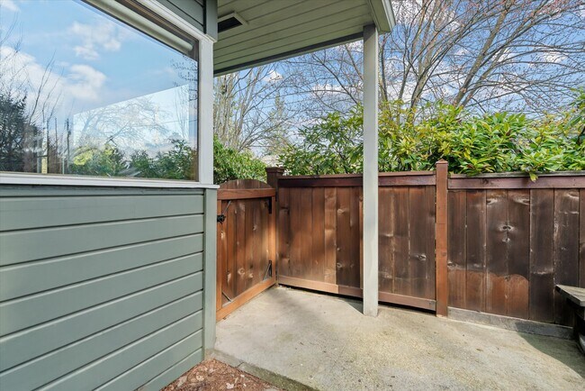 Building Photo - 7309 N Wilbur Ave