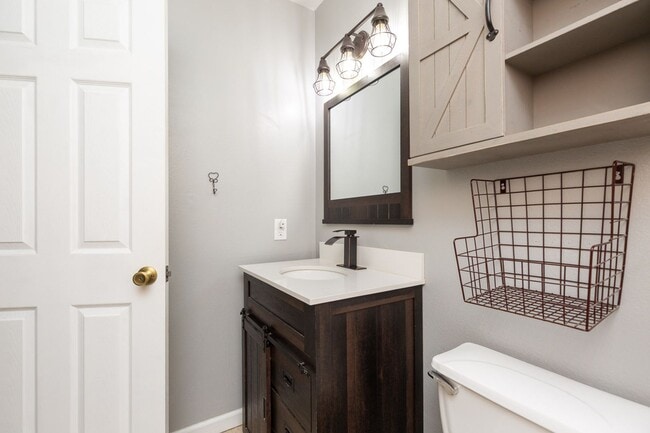 Building Photo - 3 Bed, 2 Bath Single Level Home in Mira Mesa