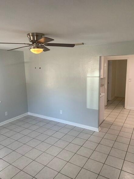 Building Photo - 2554 Ernest St