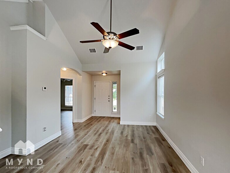 Building Photo - 2716 Amberglow Ct