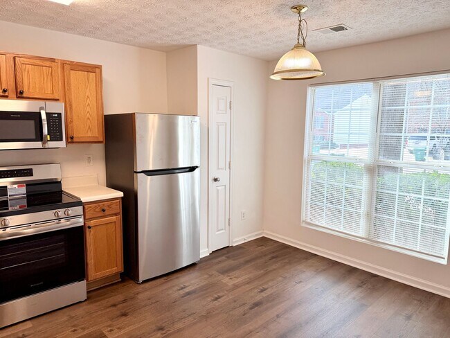 Building Photo - Welcome to this stunning 3-bedroom, 2.5-bathroom home located in the vibrant community of Decatur...