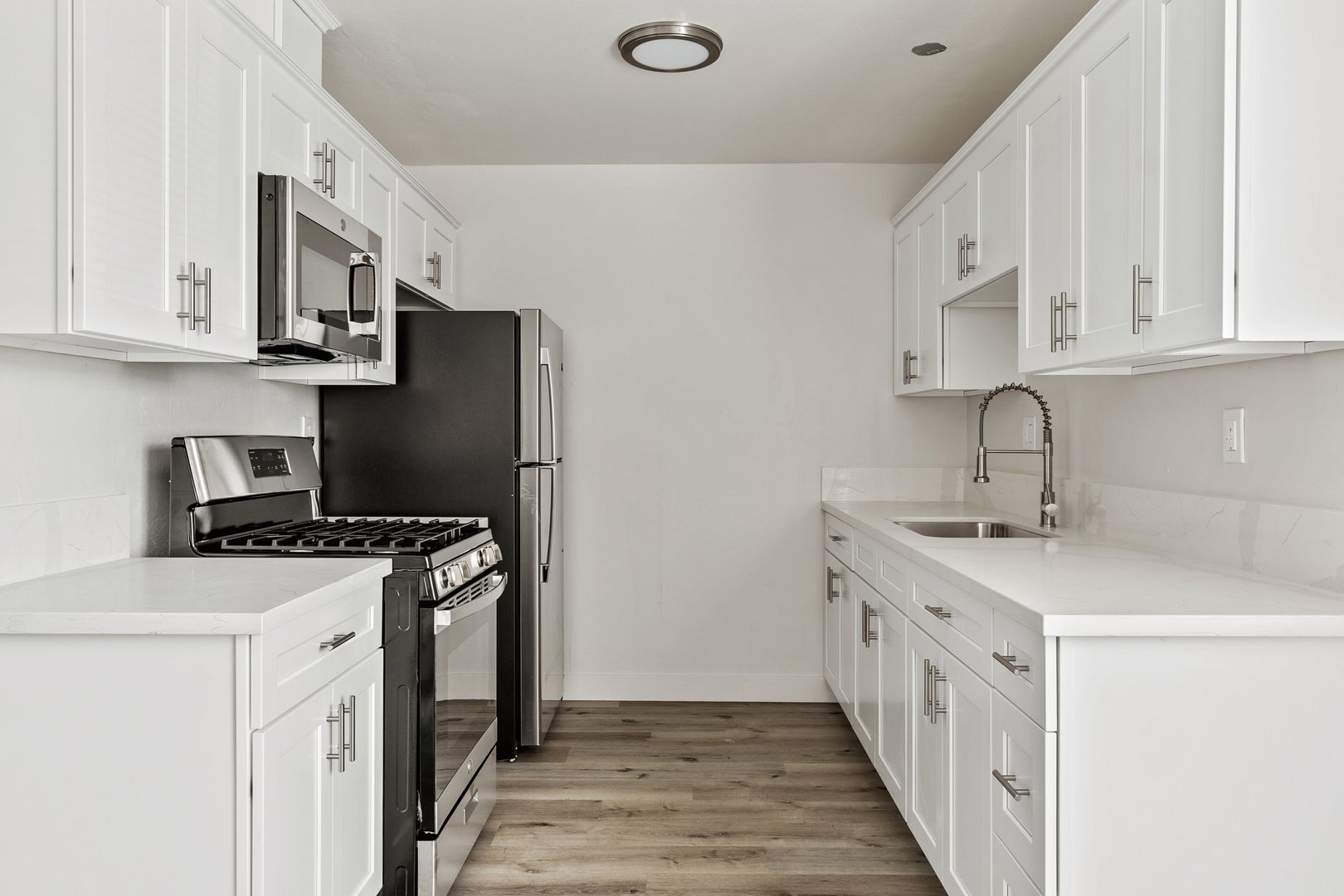 Building Photo - 1050 Gaviota Ave