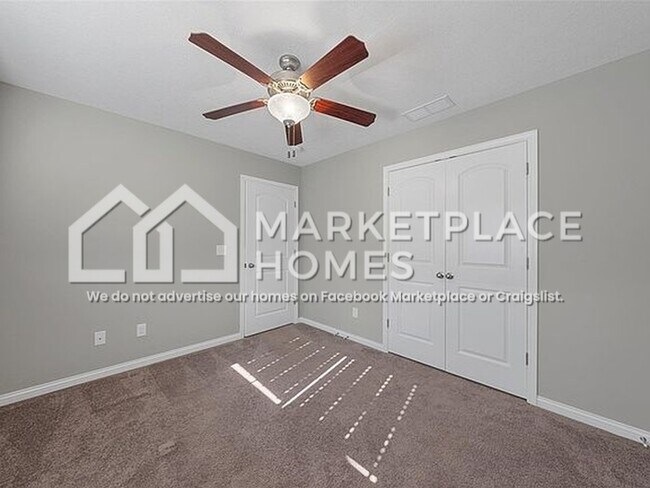 Building Photo - 554 Vining Ln