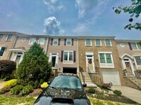 Building Photo - Charming and Spacious 3-Bedroom Home for Rent in Coraopolis