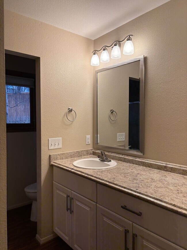 Building Photo - 3109 Forysthia Blvd - 3 bed 3 bath Home