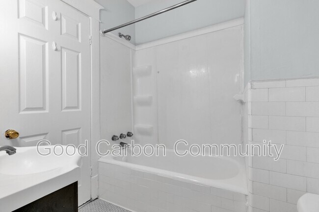 Building Photo - 2720 Main St