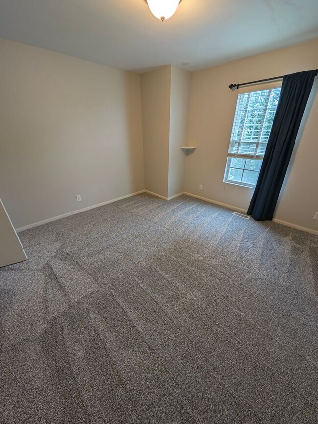 Building Photo - 908 S Mineral Dr