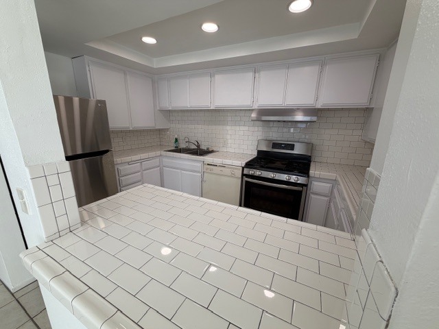 Kitchen - 4627 Finley Ave