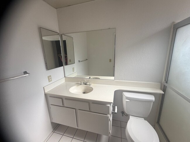 Building Photo - Victorville Home- Nice 2 Bedroom, 2 Bathro...