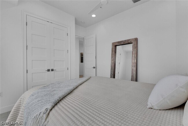 Building Photo - 6585 Dominica Dr