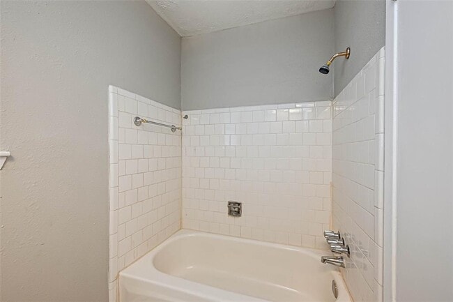 Building Photo - 17103 Blackhawk Blvd