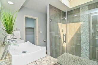 Building Photo - 12800 Briar Forest Dr