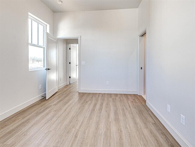 Building Photo - 29596 Memory Ln
