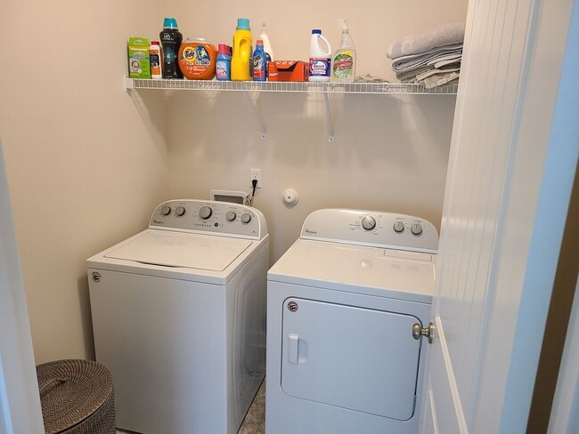 Building Photo - 3 Bedroom, 2.5 bath unfurnished home in Hampstead near Surf City